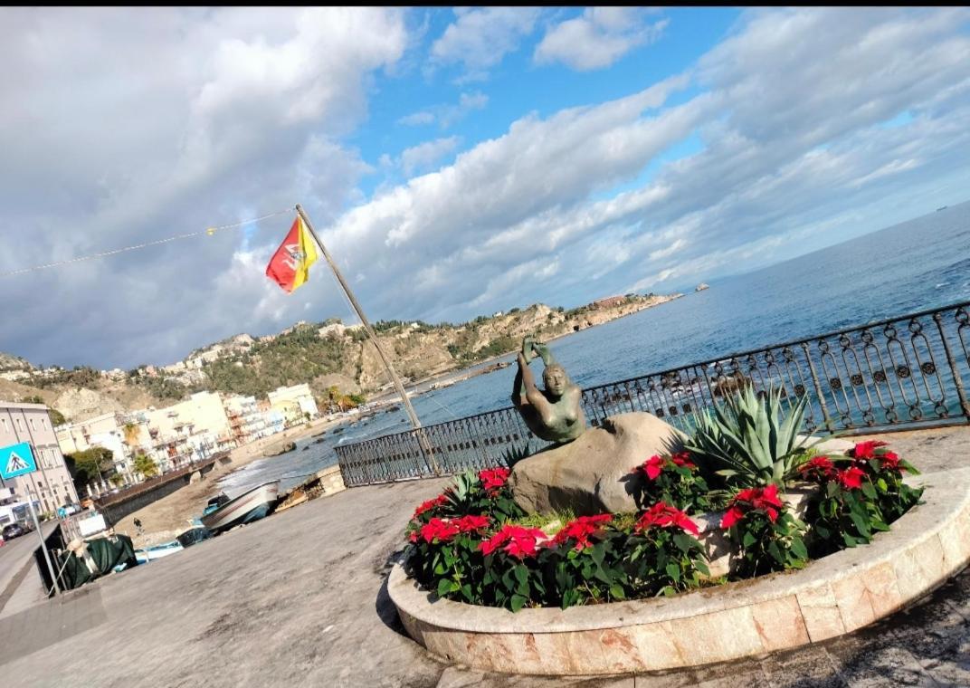 Janeta Panoramic Loft Apartment Giardini Naxos Exterior photo